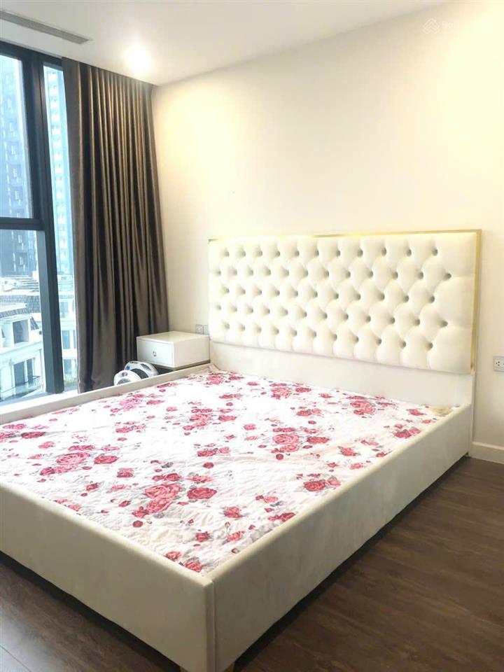 Cho thuê căn hộ 3pn . giá 19 triệu . full đồ . vào ở luôn . đầy đủ tiện ích .   0982 623 ***