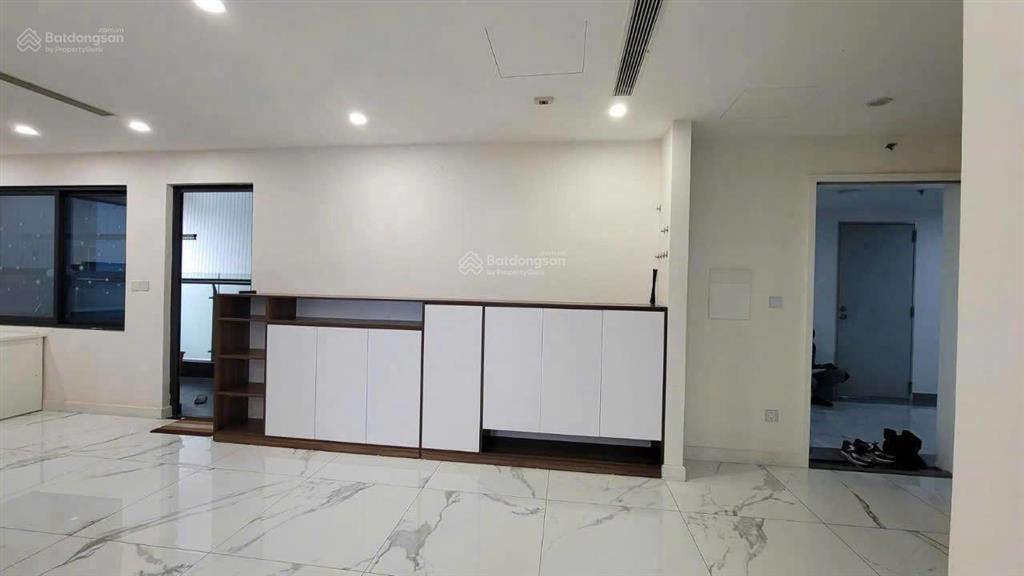 Cho thuê căn hộ mỹ đình, sunshine center, 153m2, 4pn,có slot ô tô. có thể vào ở luôn.19 triệu/tháng