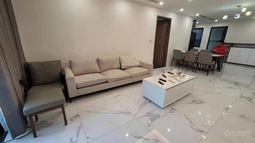 Cho thuê căn hộ mỹ đình, sunshine center, 153m2, 4pn,có slot ô tô. có thể vào ở luôn.19 triệu/tháng