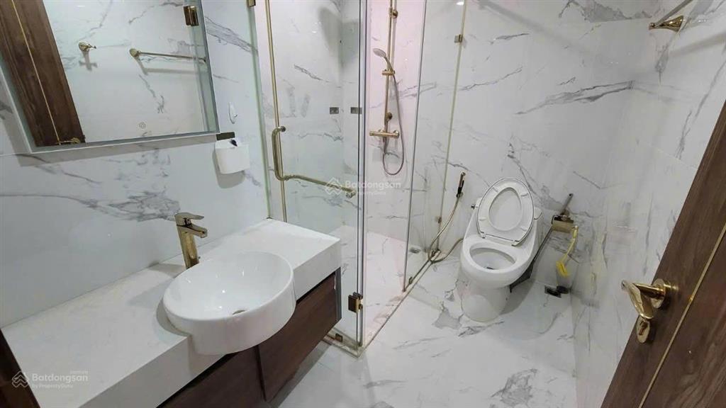 Cho thuê căn hộ mỹ đình, sunshine center, 153m2, 4pn,có slot ô tô. có thể vào ở luôn.19 triệu/tháng