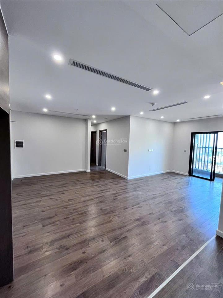 Cho thuê căn hộ hoàng thành pearl 3pn, 109m2, có slot ô tô để hầm, giá chỉ 17tr/tháng