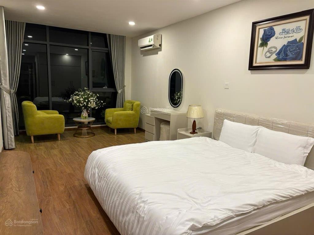 Cho thuê căn hộ discovery complex cầu giấy, 155m2, 3pn, nội thất đẹp mới, giá 23tr/tháng