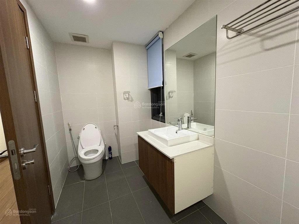 Cho thuê căn hộ discovery complex cầu giấy, 155m2, 3pn, nội thất đẹp mới, giá 23tr/tháng