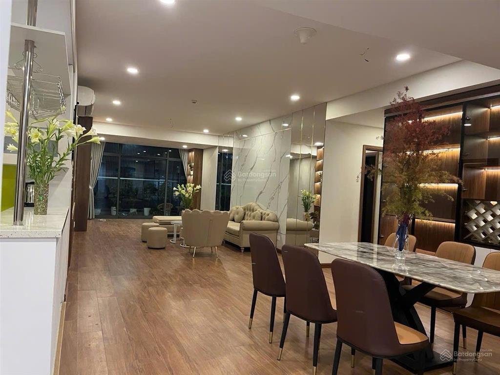 Cho thuê căn hộ discovery complex cầu giấy, 155m2, 3pn, nội thất đẹp mới, giá 23tr/tháng