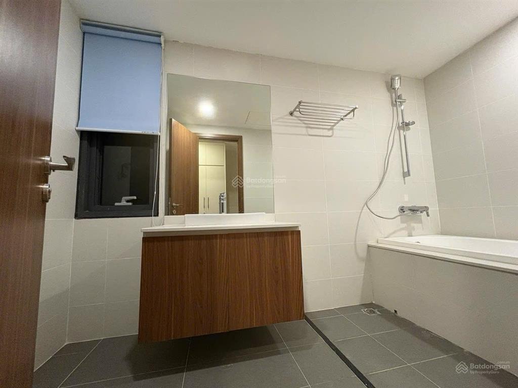 Cho thuê căn hộ discovery complex cầu giấy, 155m2, 3pn, nội thất đẹp mới, giá 23tr/tháng
