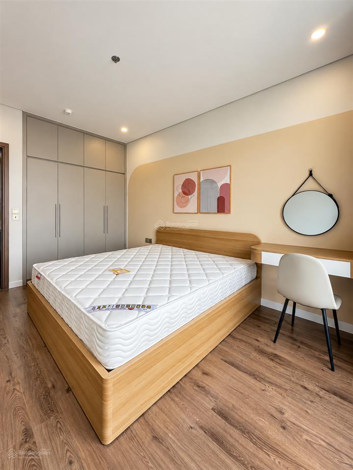 Hoàng thành pearl 2pn 80m2 full đồ giá chỉ 6,7 tỷ. pháp lý rõ ràng. nhà đẹp mới