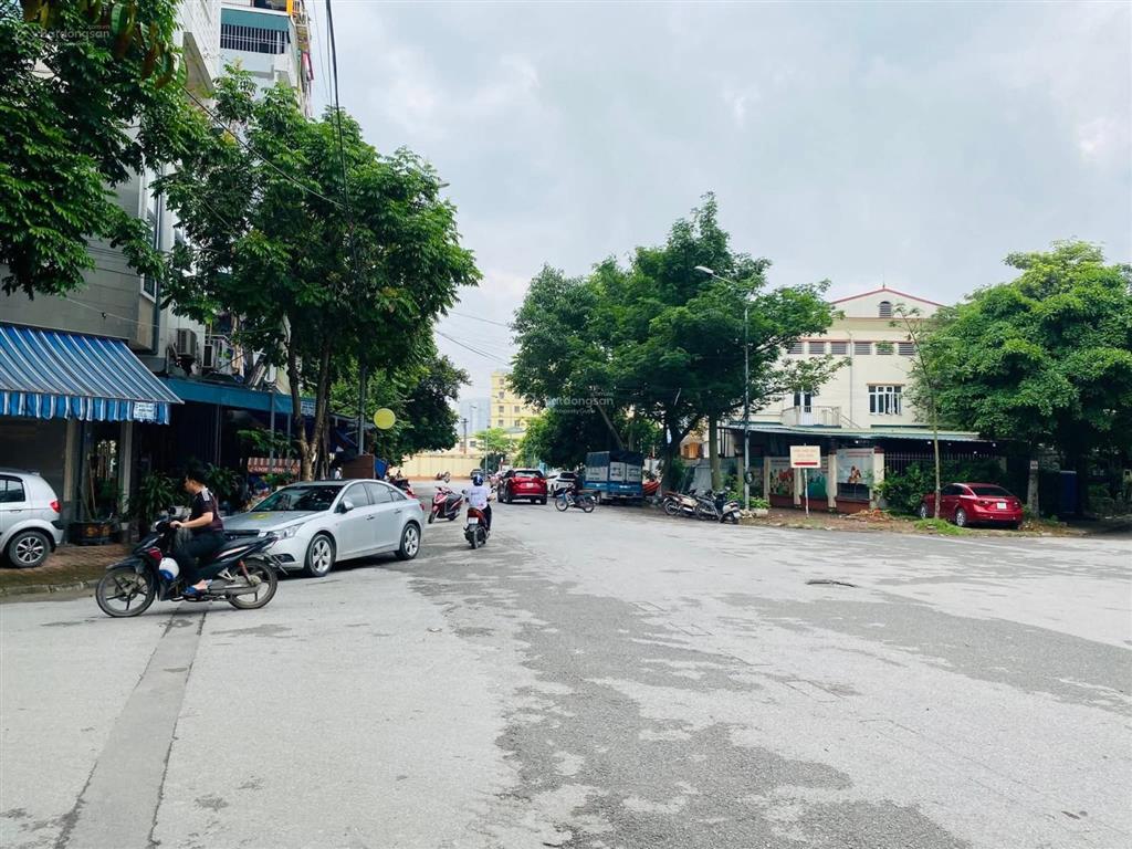 Nợ ngân hàng rất cần bán nhanh nhà cấp 4 dọc bún 1 kđt văn khê, la khê 40 m2 c4 mt 5.8 m có 12.5tỷ