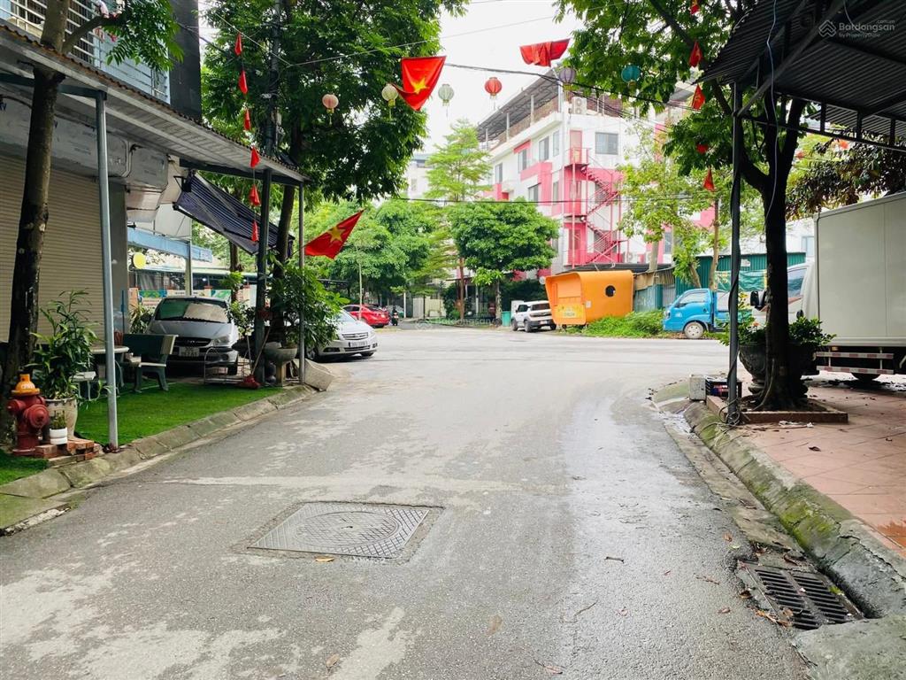 Nợ ngân hàng rất cần bán nhanh nhà cấp 4 dọc bún 1 kđt văn khê, la khê 40 m2 c4 mt 5.8 m có 12.5tỷ