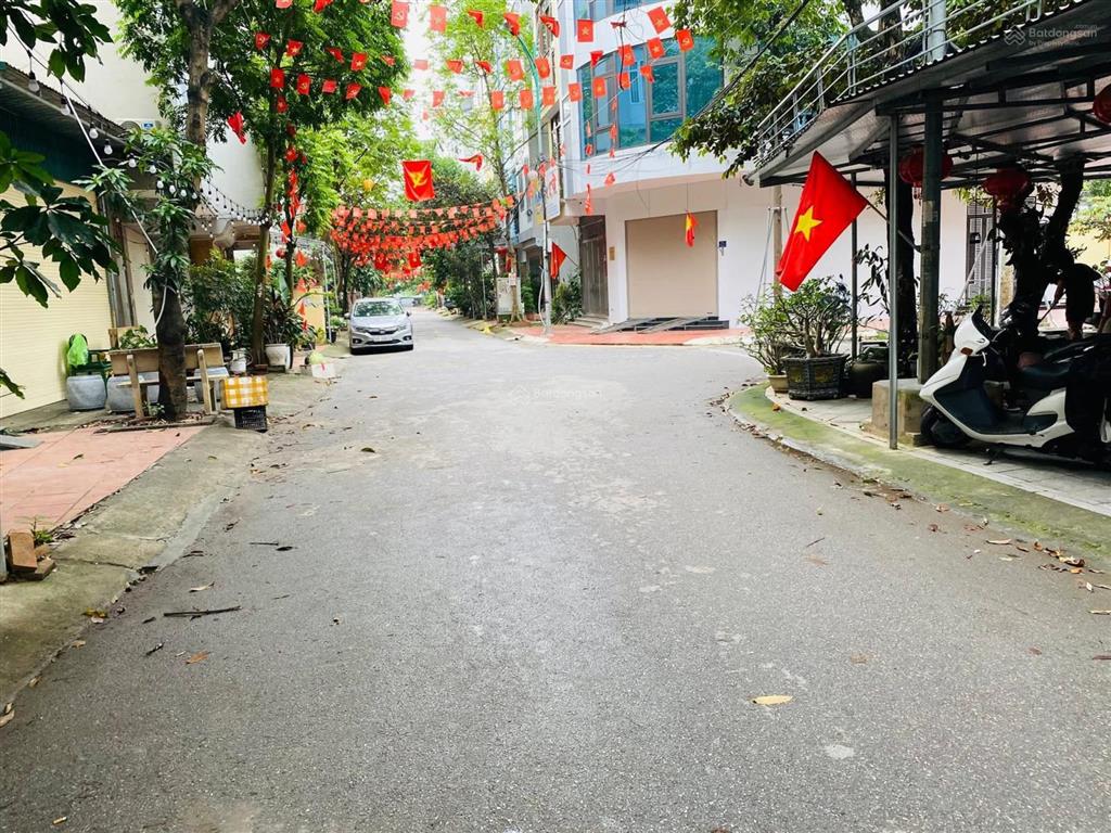 Nợ ngân hàng rất cần bán nhanh nhà cấp 4 dọc bún 1 kđt văn khê, la khê 40 m2 c4 mt 5.8 m có 12.5tỷ