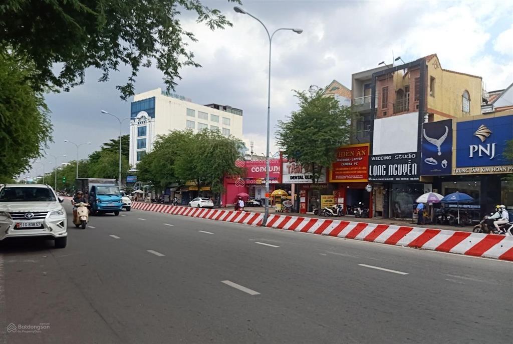 Bán nhà mt lê trọng tấn đối diện đh công thương5,5m x 21m2 tầngngân hàng thuê 100 triệu24,9 tỷ
