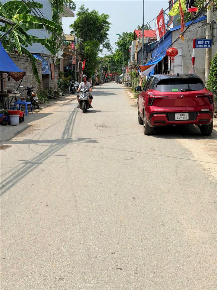 Chính chủ bán lô đất 83m2, cách tỉnh lộ 424 700m, cách vành đai 5 300m. giá 1x triệu/m, x trung học
