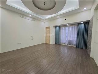 Dân xây bồ đề, mặt ngõ ô tô thông, ngay hồ bồ đề, có ô chờ thang máy