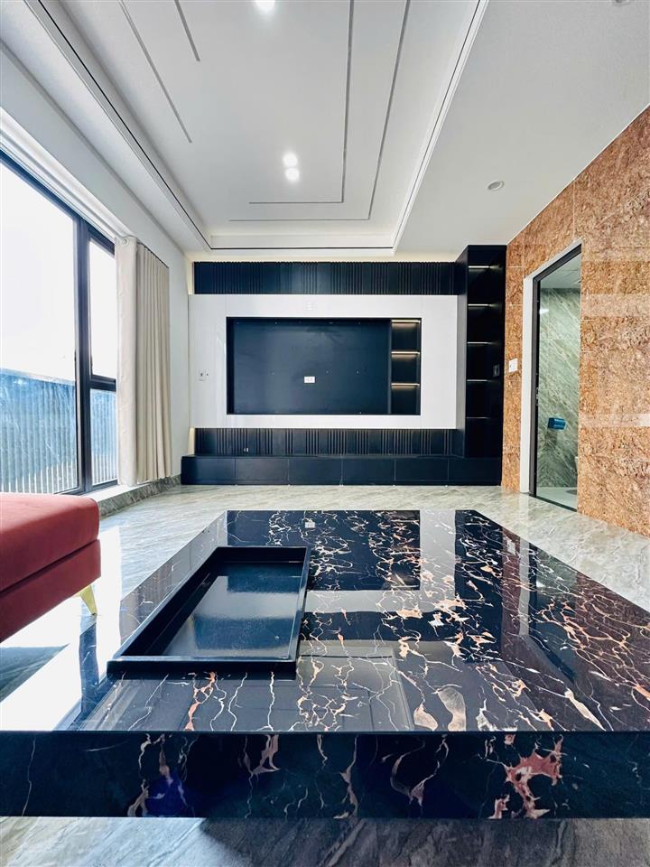 Giảm chào gần 2 tỷ, cổ linh, ngõ thông, ô tô tải tránh thông 2 đầu cách chỉ 2 nhà, giá tốt