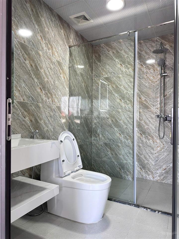 Giảm chào gần 2 tỷ, cổ linh, ngõ thông, ô tô tải tránh thông 2 đầu cách chỉ 2 nhà, giá tốt