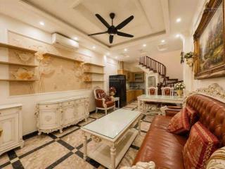 Nhà đẹp phố trạm, ngõ thông và nông, ô tô qua, 2 đầu ô tô tránh và mặt phố chỉ 15m