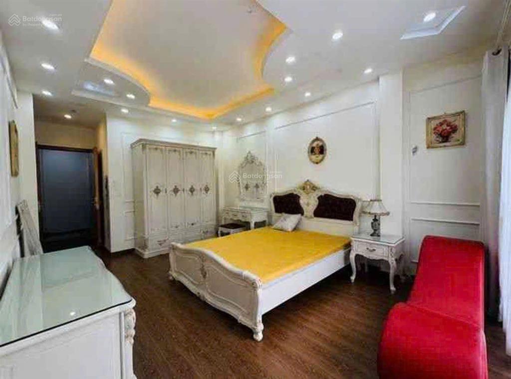 Nhà đẹp phố trạm, ngõ thông và nông, ô tô qua, 2 đầu ô tô tránh và mặt phố chỉ 15m