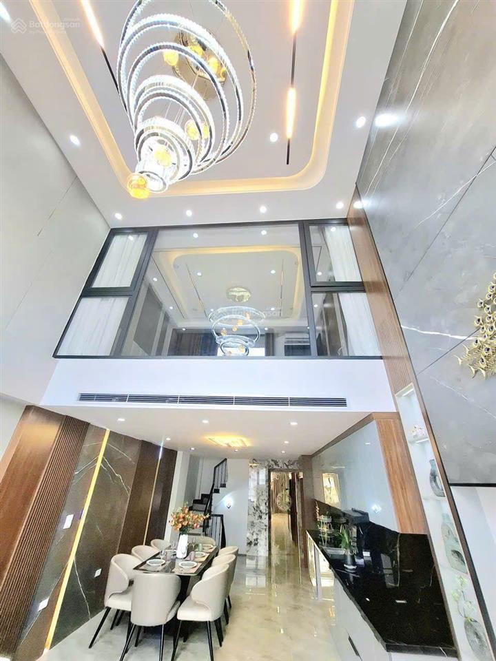 Giảm chào 3 tỷ, mặt ngõ kinh doanh đỉnh, view hồ 30ha, gara 2 ô tô