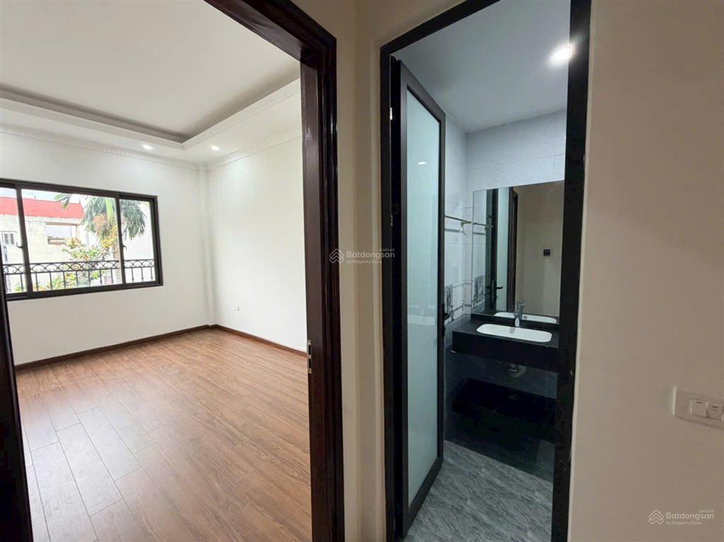 Giá đầu 6đ, nhà đẹp thạch bàn, ô tô 7 chỗ đỗ cửa