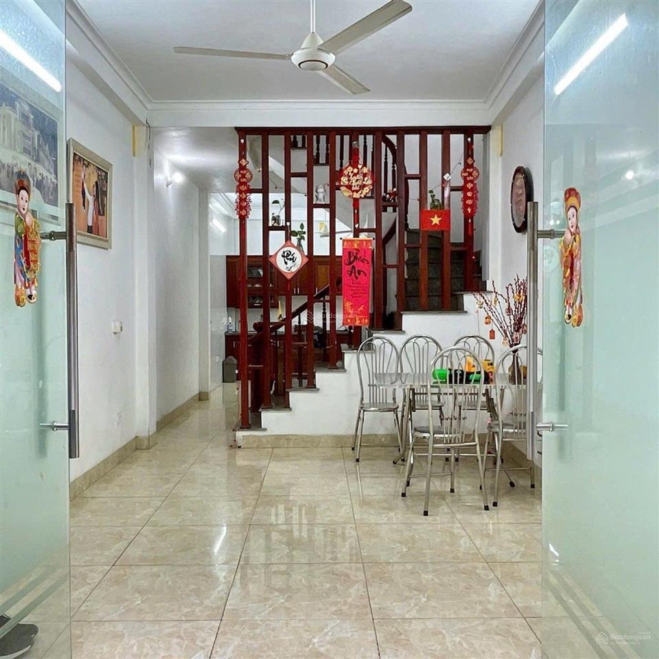 Dân xây thạch bàn, ngõ ô tô thông, gần đường 25m giá tốt 7 tỷ