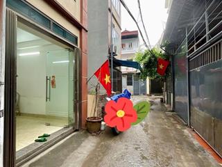Dân xây thạch bàn, ngõ ô tô thông, gần đường 25m giá tốt 7 tỷ