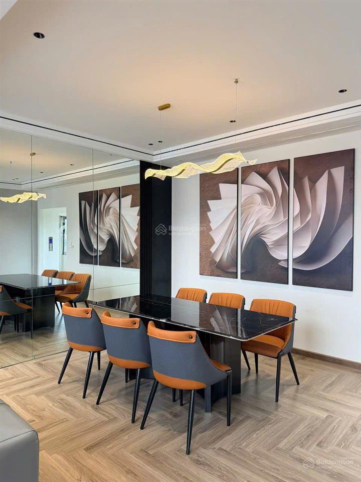 Nhà vip nguyễn sơn, mặt tiền bề thế, nâng tầm gia chủ