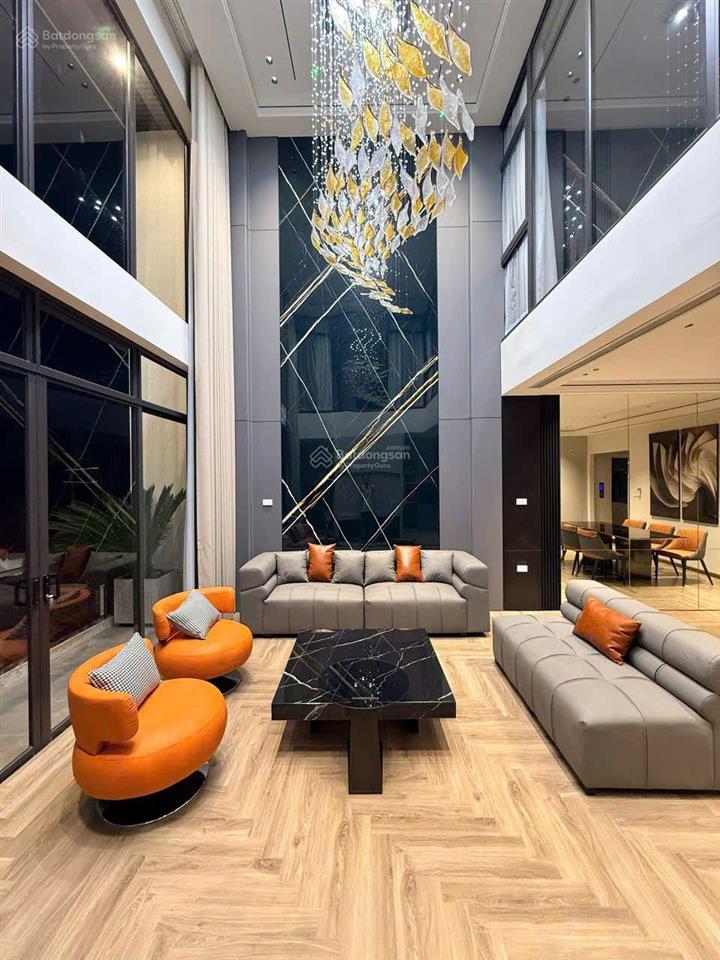 Nhà vip nguyễn sơn, mặt tiền bề thế, nâng tầm gia chủ