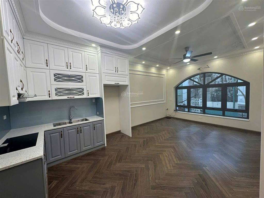 Chỉ 12đ bồ đề nhà đẹp ngay hồ vip, ô tô vào nhà