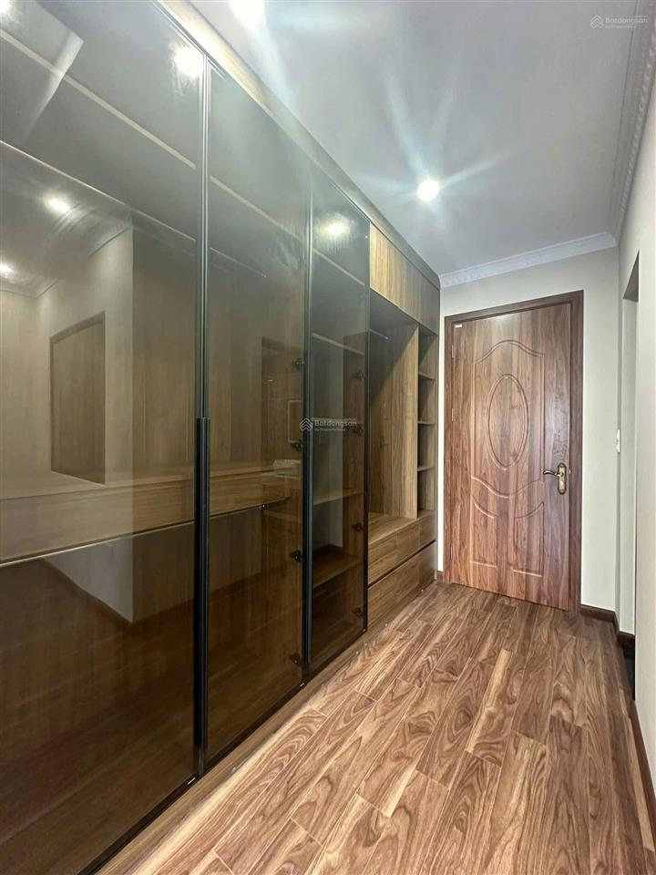 Chỉ 12đ bồ đề nhà đẹp ngay hồ vip, ô tô vào nhà