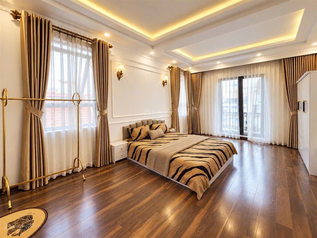 Nhà đẹp, lô góc, ngay hồ, ô tô tránh thông, xây duplex, gara ô tô giá đẹp