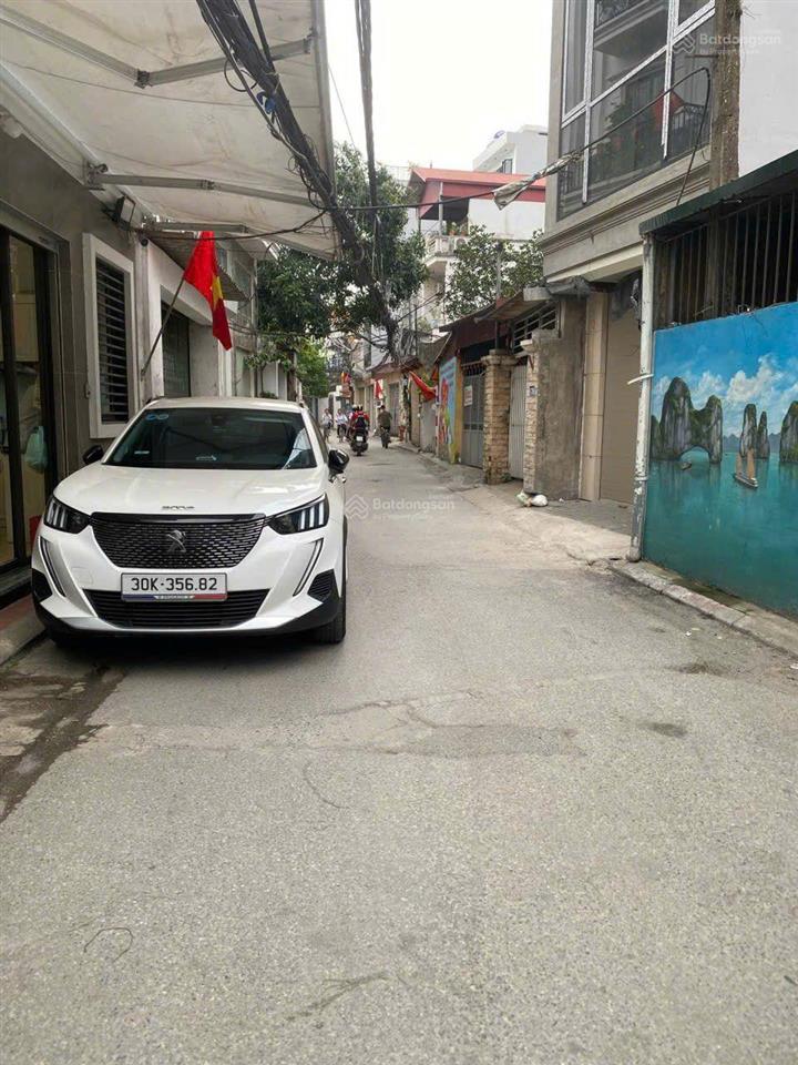 Nhà đẹp cổ linh, 1 nhà ra ô tô tránh thông, ô tô đỗ thoải mái giá tốt