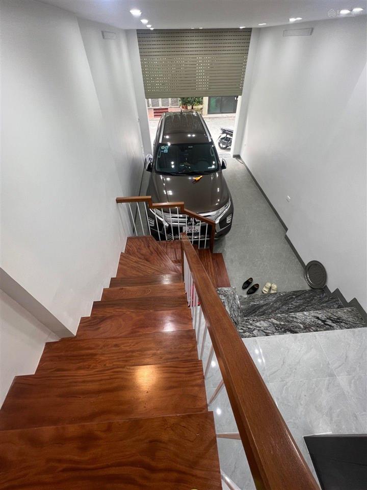 Bồ đề, nhà dân xây tâm vượng khí, trong khu phân lô ô tô tránh thông, sát phố giá tốt