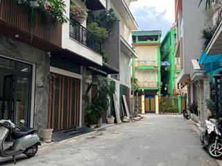Bồ đề, nhà dân xây tâm vượng khí, trong khu phân lô ô tô tránh thông, sát phố giá tốt