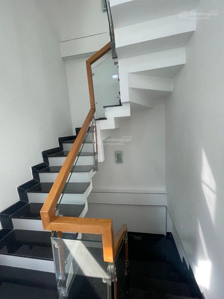 Huỳnh văn bánh, phú nhuận, hẻm xe tải tránh xe hơi, 4 tầng, 60m2, giá nhỉnh 10 tỷ