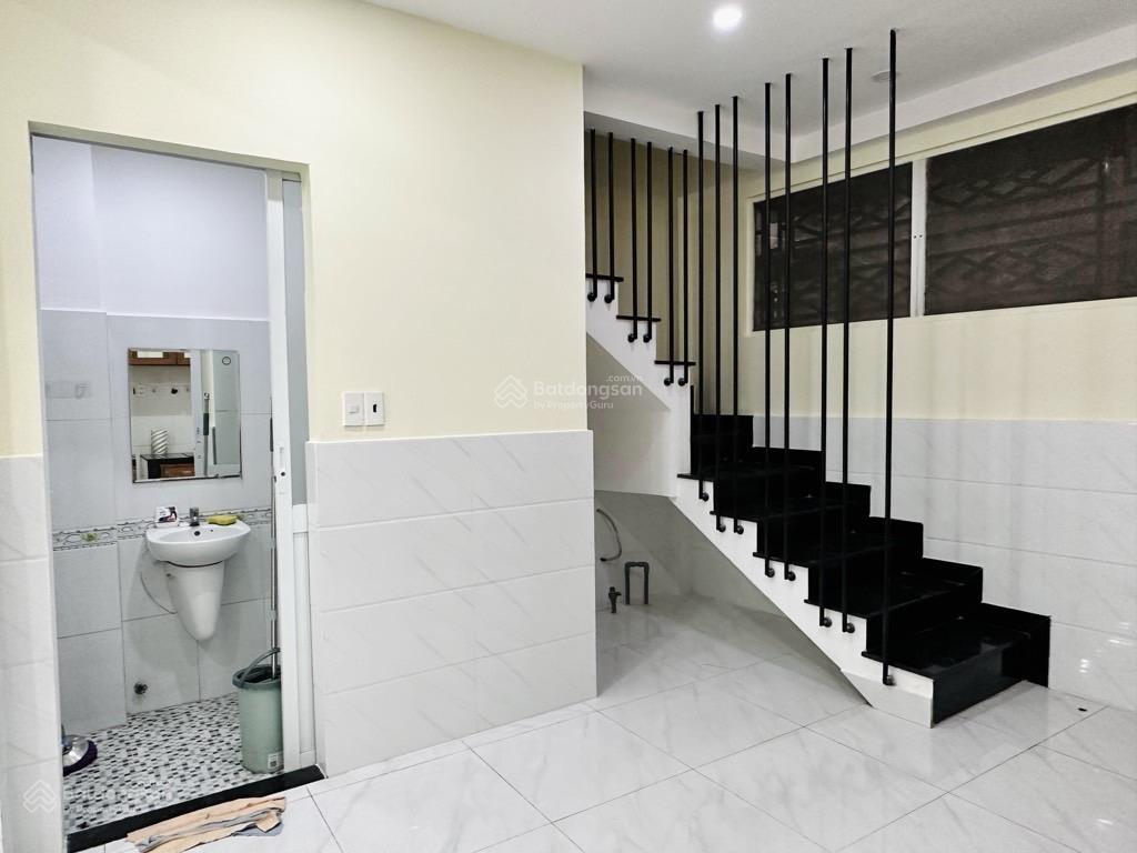 Bán nhà đẹp trần quang diệu quận 3, tp.hcm, hẻm ô tô 67 m2 9,5 tỷ