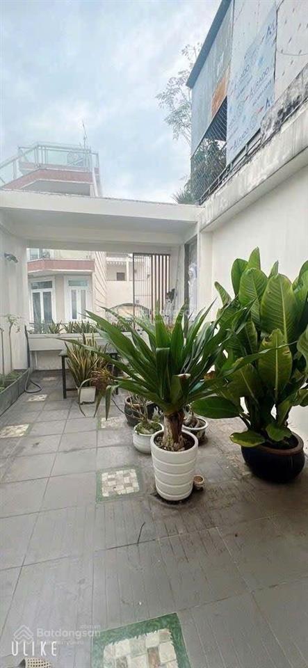 Xuất cảnh bán gấp nhà cách mạng tháng 8 ngay công viên lê thị riêng, hẻm xe tải thông ra hoàng sa