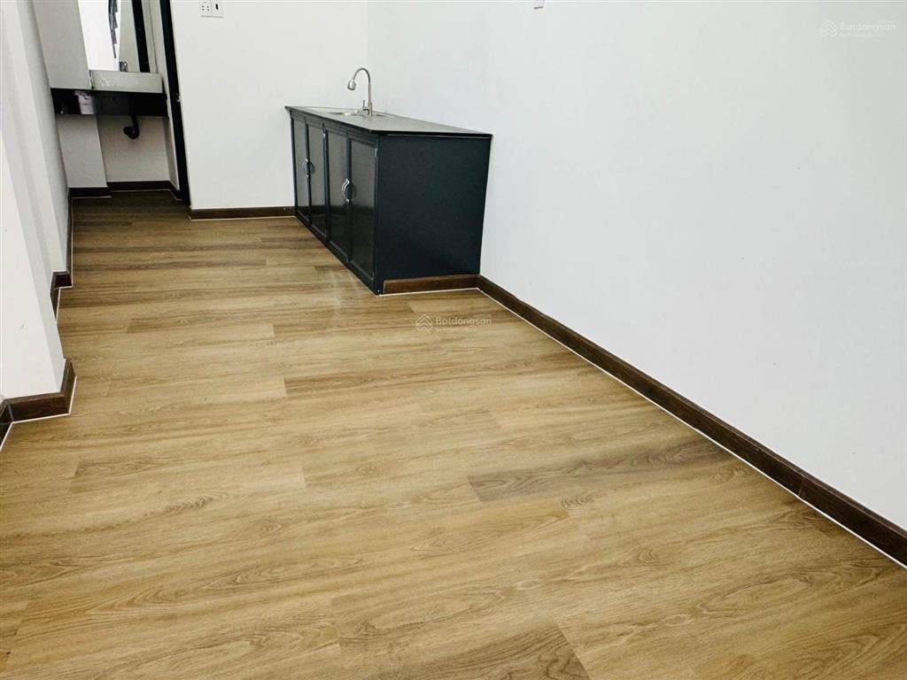 Cho thuê mặt bằng lê văn sỹ, giá ưu đãi 6 triệu, 20m2, 1 tầng, 5m mặt tiền