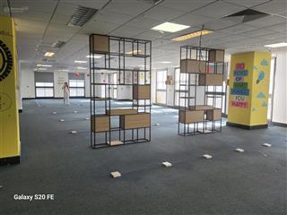 Bql cho thuê văn phòng sudico mễ trì 200m2 cắt từ 70m2 có thể lấy nội thất vào được luôn