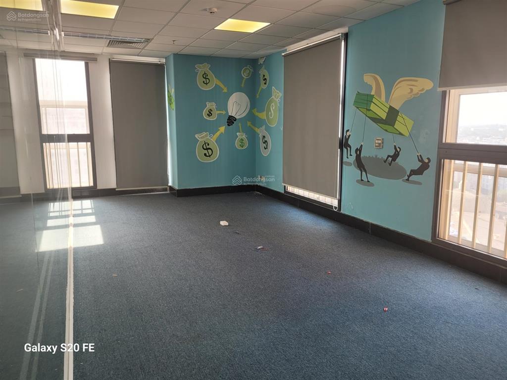 Bql cho thuê văn phòng sudico mễ trì 200m2 cắt từ 70m2 có thể lấy nội thất vào được luôn