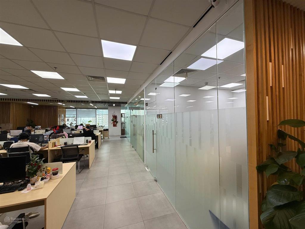 Bql cho thuê diamond lê văn lương 250m2 có nội thất cơ bản rất đẹp vào làm việc được luôn