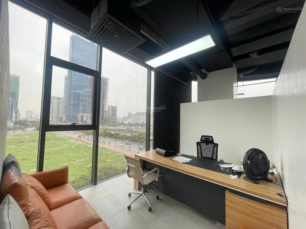 Bql cho thuê vp 500m2 cắt nhỏ từ 200m2 có nội thất vinhomes west point vào được luôn
