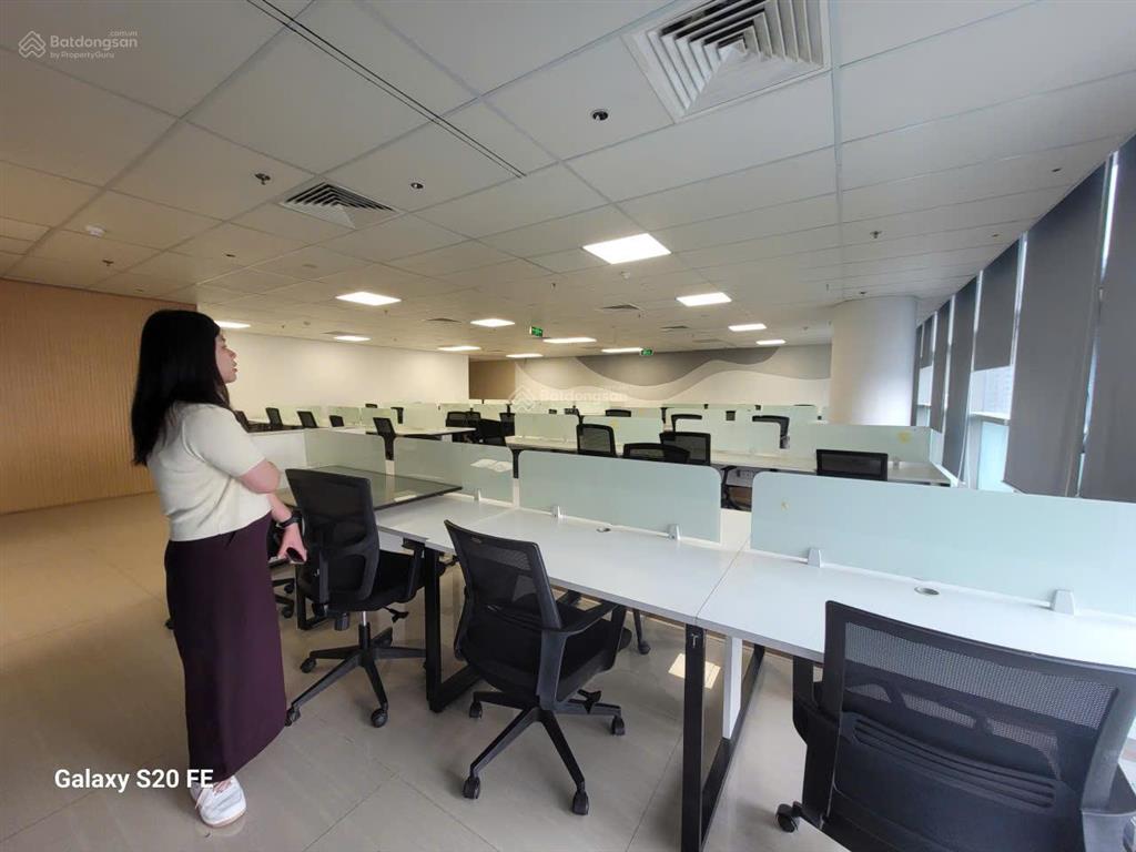 Cho thuê văn phòng hud lê văn lương 300m2 cắt được 200m2 có nội thất view đẹp văn phòng hạng a