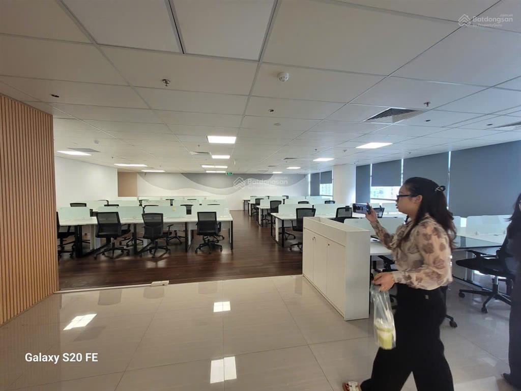 Cho thuê văn phòng hud lê văn lương 300m2 cắt được 200m2 có nội thất view đẹp văn phòng hạng a