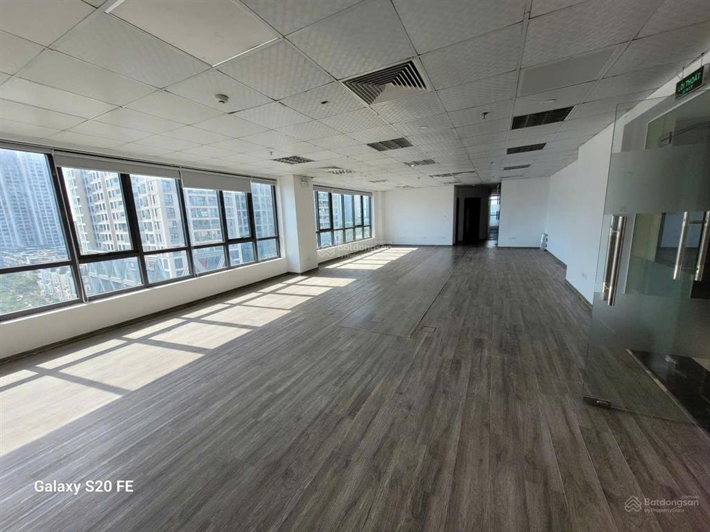 Cho thuê văn phòng 200m2 cắt từ 100m2 sun square lê đức thọ theo yêu cầu, sẵn nội thất