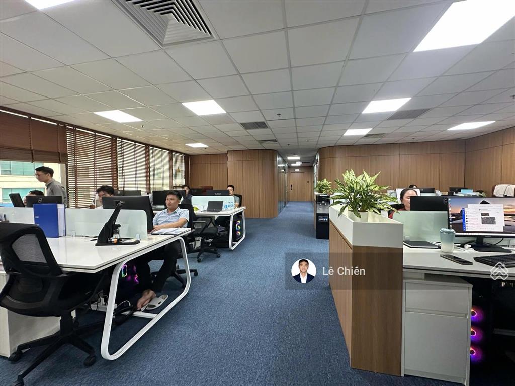 Cho thuê văn phòng central field 219 trung kính 300m2 cắt tối thiểu từ 100m2 có nội thất vào luôn