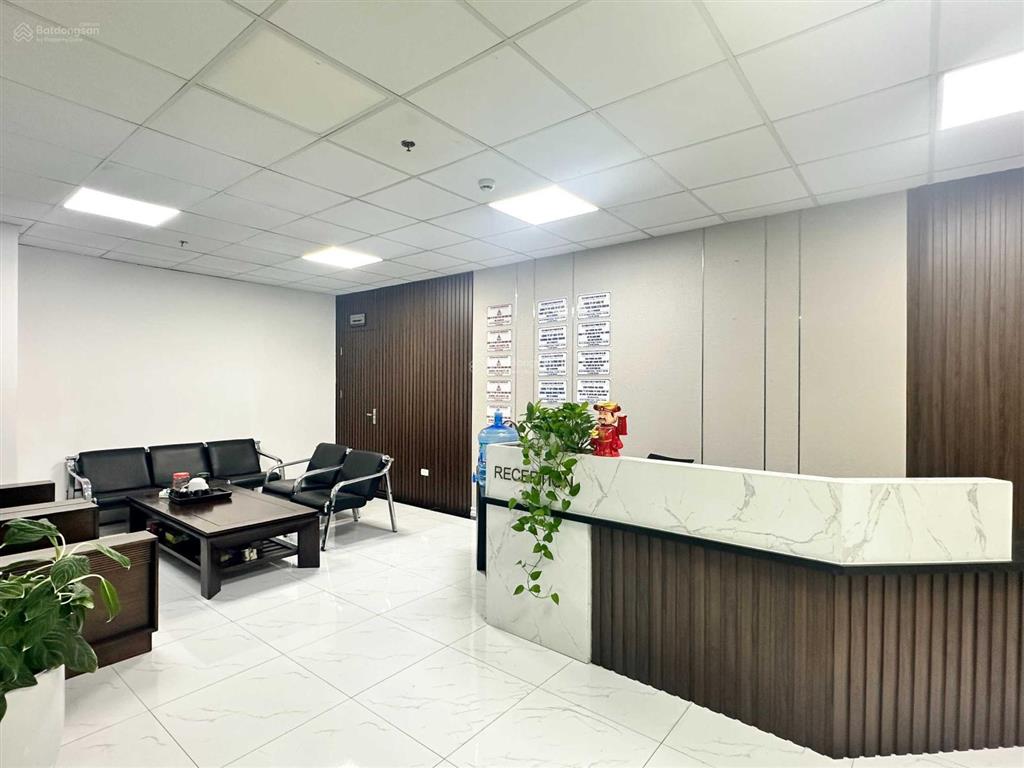 Bql viettower 1 thái hà cho thuê vp 300m² có cắt 100m² theo yêu cầu, đầy đủ nội thất cơ bản