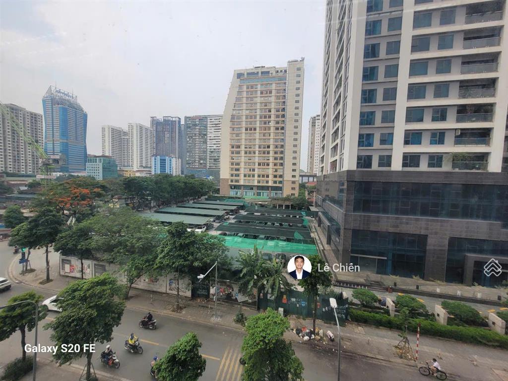 Nhượng 500m2 sẵn nội thất có cắt nhỏ 100m2 stellar garden ngụy như kon tum văn phòng đẹp