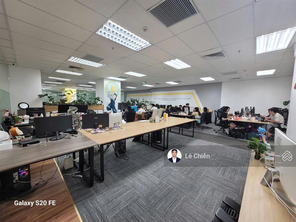 Nhượng 500m2 sẵn nội thất có cắt nhỏ 100m2 stellar garden ngụy như kon tum văn phòng đẹp