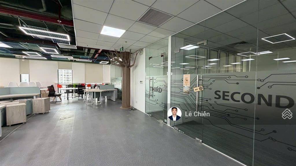 Nhượng vp thuê detech tôn thất thuyết 250m2 có cắt nhỏ 100m2 sẵn nội thất nhượng