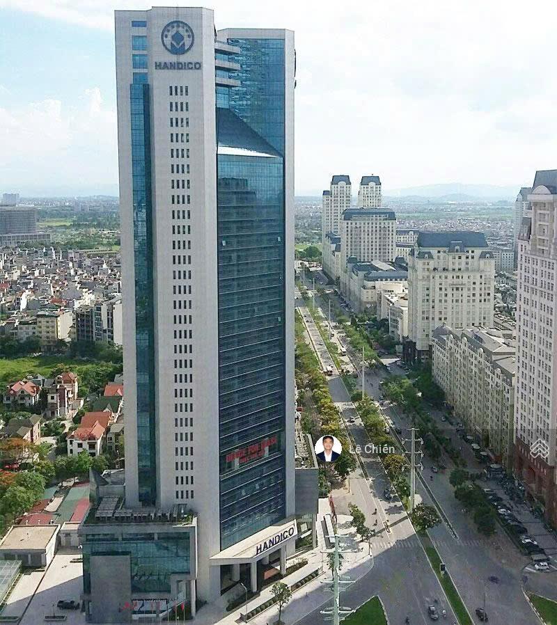 Nhượng vp handico phạm hùng 200m2 có cắt 100m2 sẵn nội thất vào luôn, view đẹp