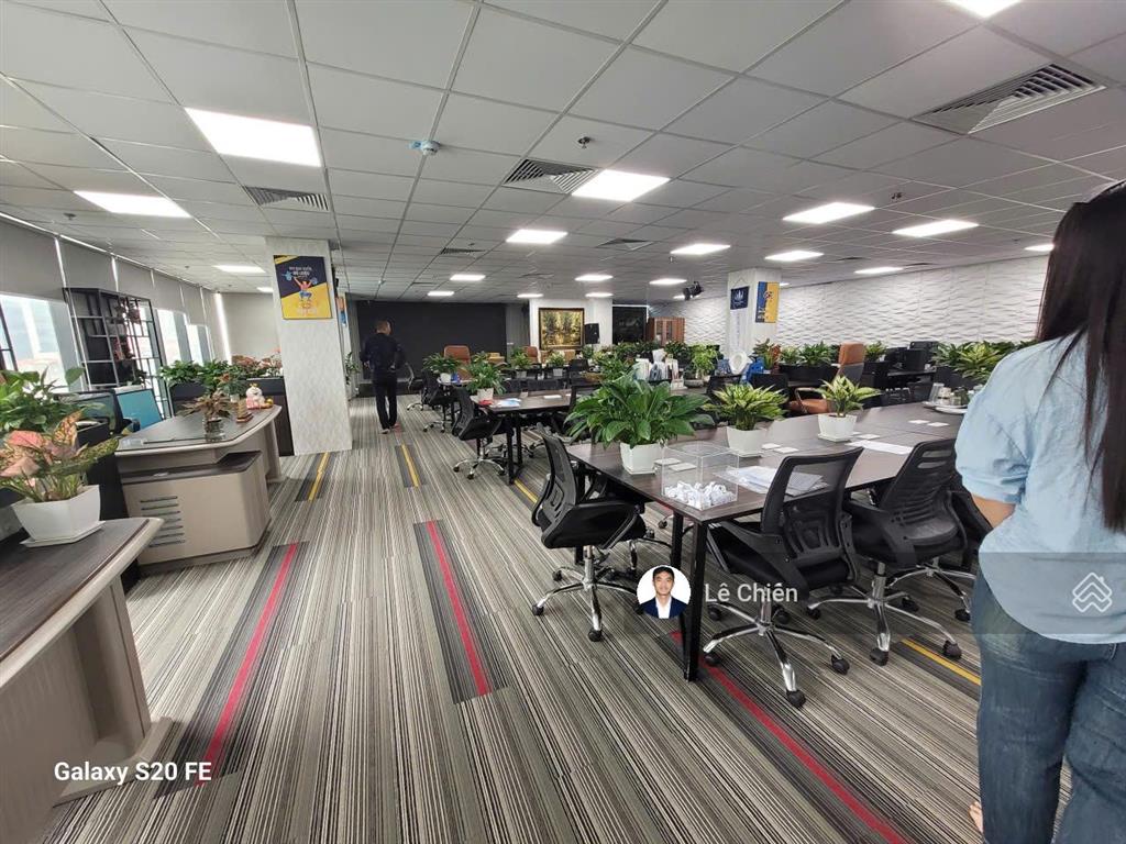 Vp center point 85 lê văn lương 500m2 cắt nhỏ 200m2 có nội thất cho thuê theo yêu cầu